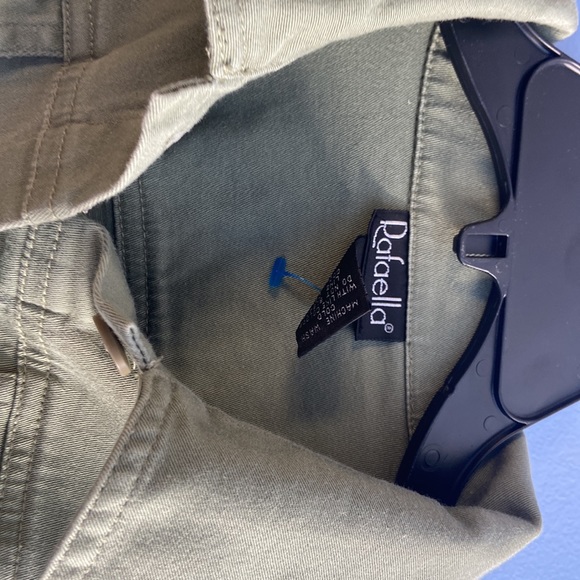 a green button down jacket - Picture 2 of 5